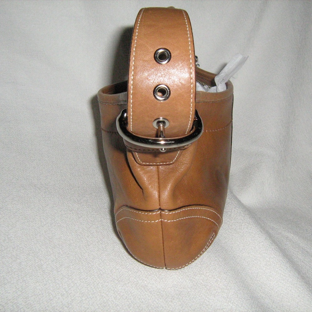 Coach - Picture 4 of 8